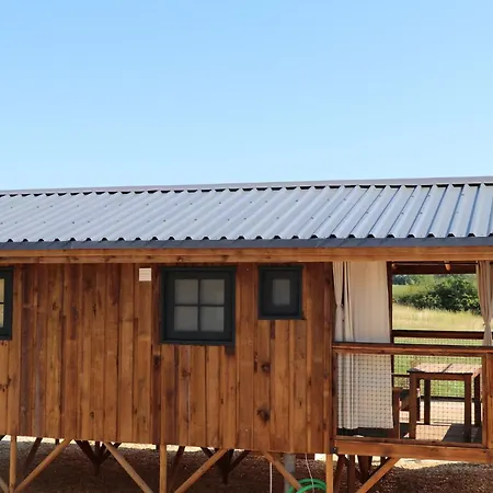 Camping Domaine De La Faurie Séniergues