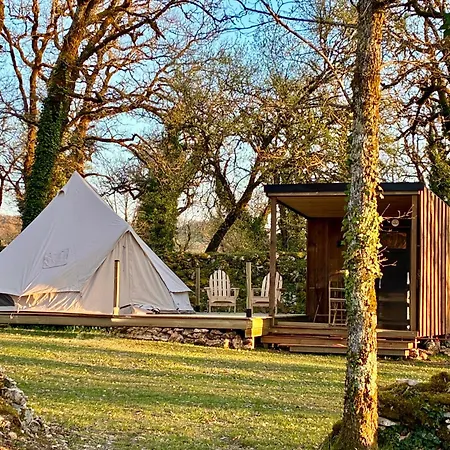 مكان تخييم Domaine De La Faurie