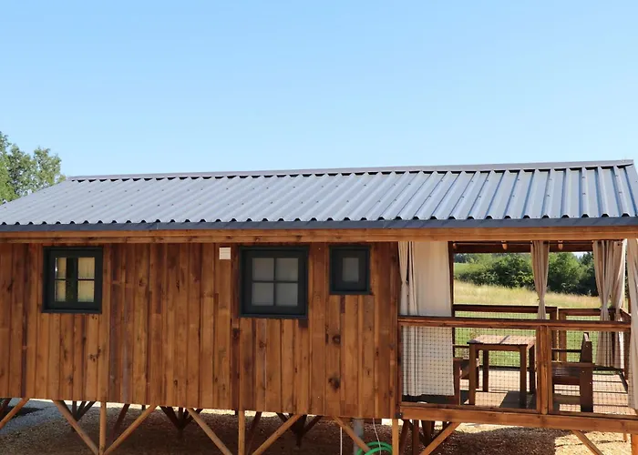 مكان تخييم Domaine De La Faurie Séniergues