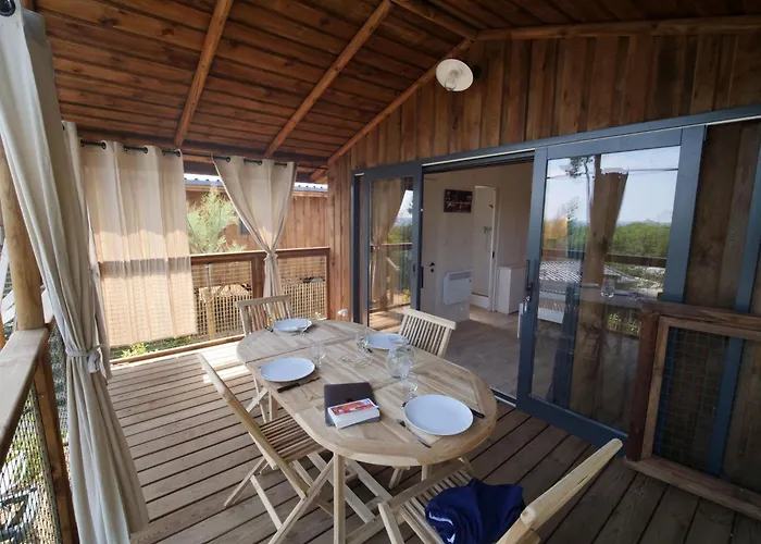 Domaine De La Faurie مكان تخييم Séniergues