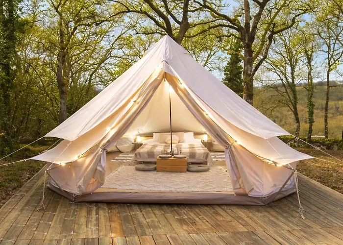 مكان تخييم Domaine De La Faurie