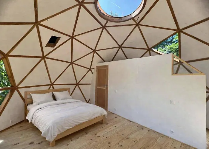 مكان تخييم Domaine De La Faurie