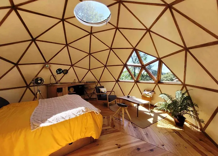 مكان تخييم Domaine De La Faurie